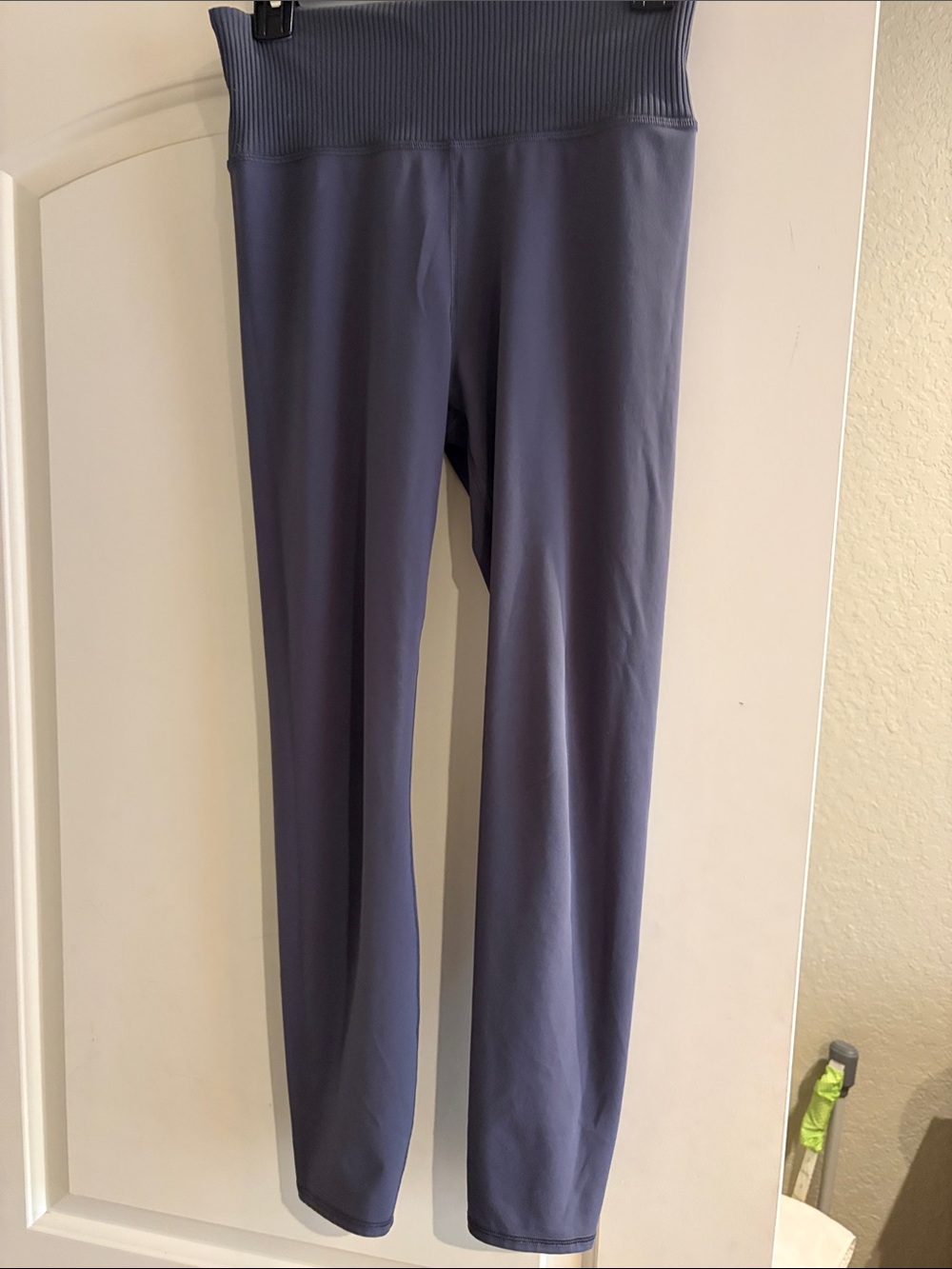 Vuori High-Waist Ribbed Leggings in Slate Blue